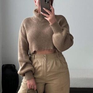 Lucia Cropped Turtleneck in Olive Bark